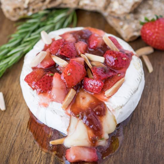 Baked Brie with Strawberries