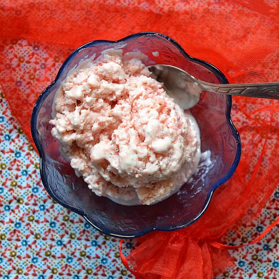 Strawberry Frozen Yogurt