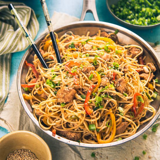 Chicken Sriracha Noodles