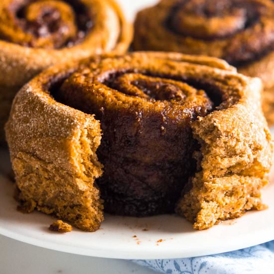 Clean Pumpkin Cinnamon Rolls