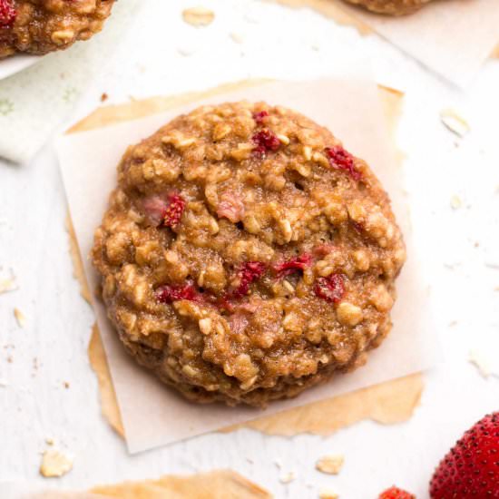 Strawberry Banana Oatmeal Cookies