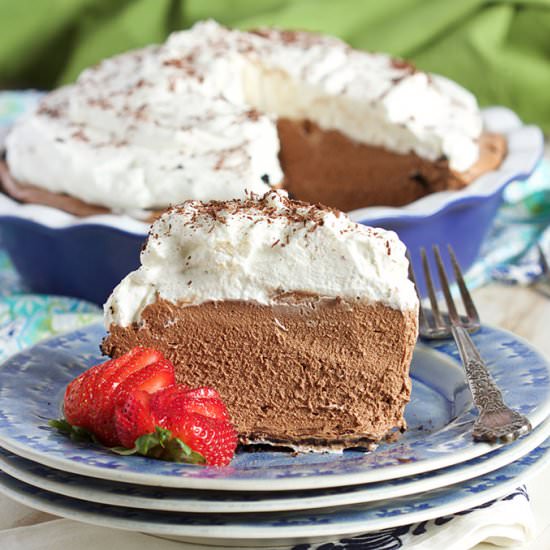 No Bake Chocolate Mousse Pie