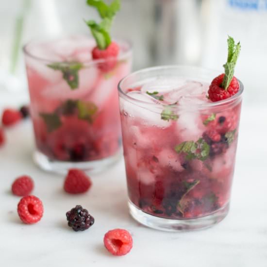 Muddled Berry Mojitos