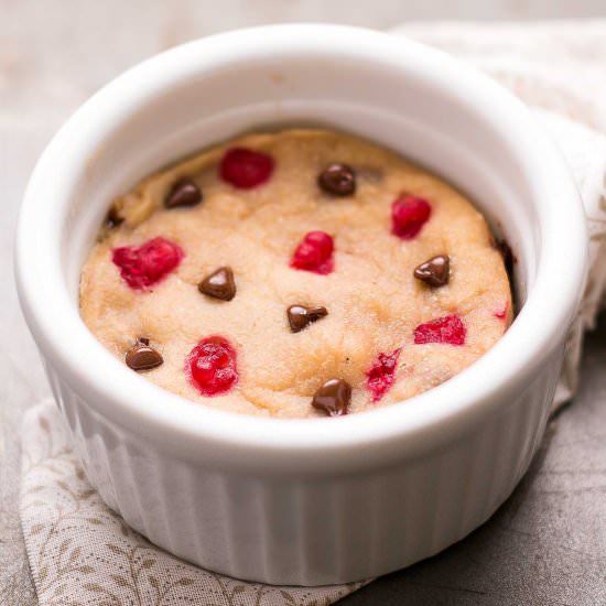 Raspberry Chocolate Chip Mug Cake