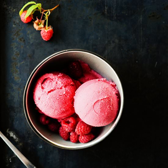 Raspberry Frozen Yogurt