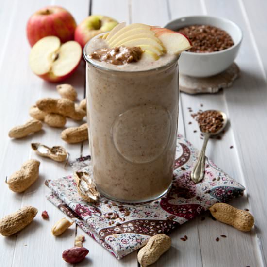 Apple and Peanut Butter Smoothie