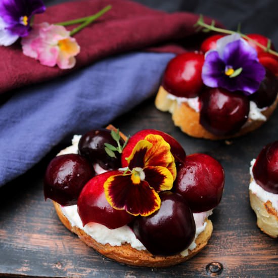 Goat Cheese Cherry Crostini