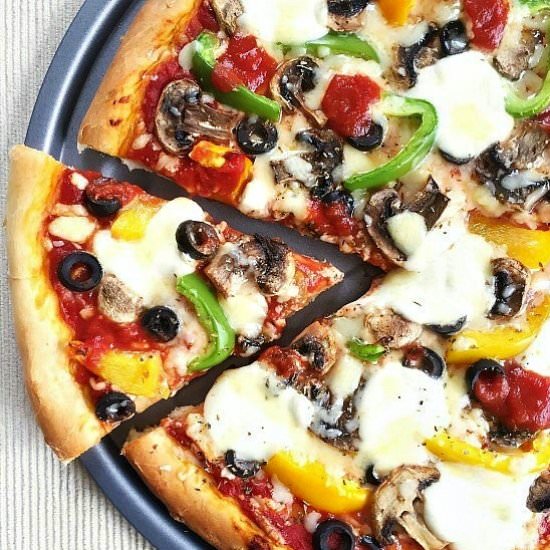 The Best Homemade Vegetarian Pizza