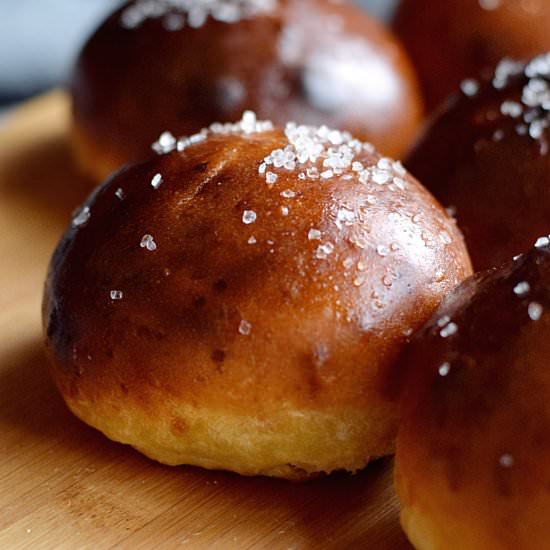 Cheddar Soft Pretzel Buns