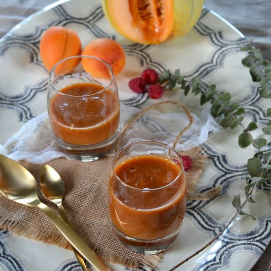 Melon, Apricot & raspberry smoothie