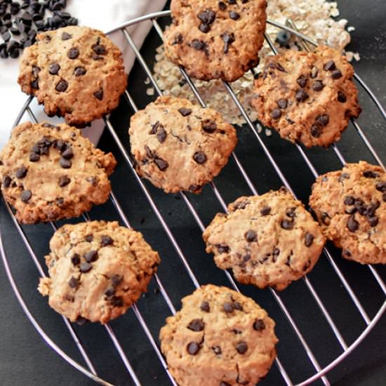 Oatmeal and Chocolate Chip Cookies