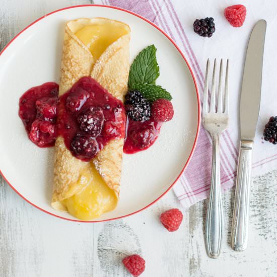 French Crêpes with Lemon Curd