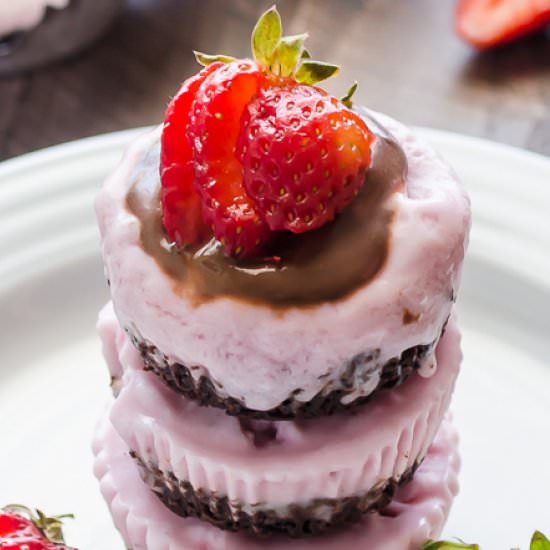 Frozen Strawberry Brownie Cupcakes