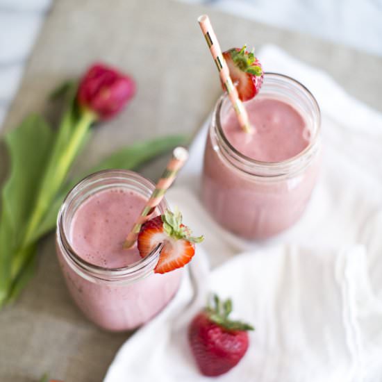 Vegan Strawberry Shortcake Smoothie