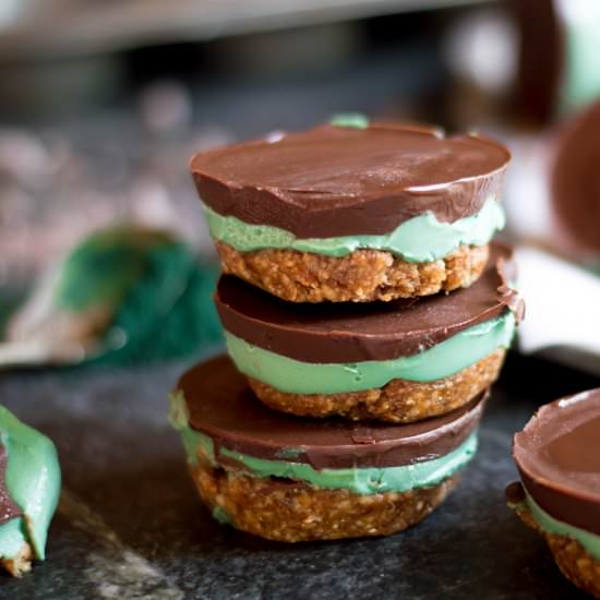 Mint Chocolate Mini Cheesecakes