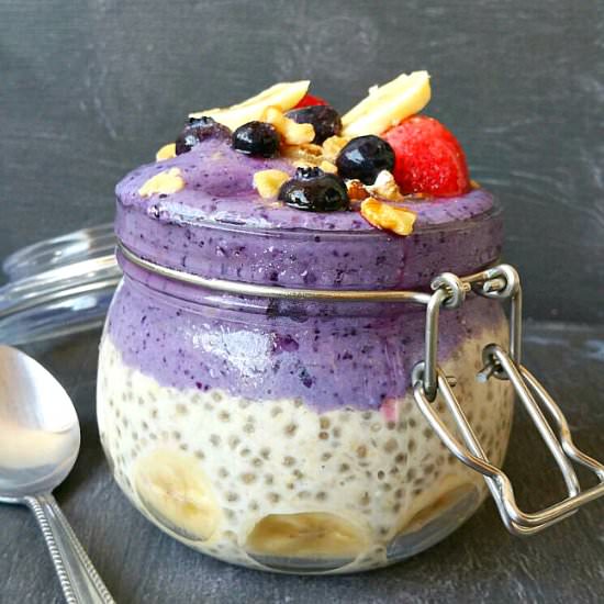 Berry Banana Oat Breakfast Parfait