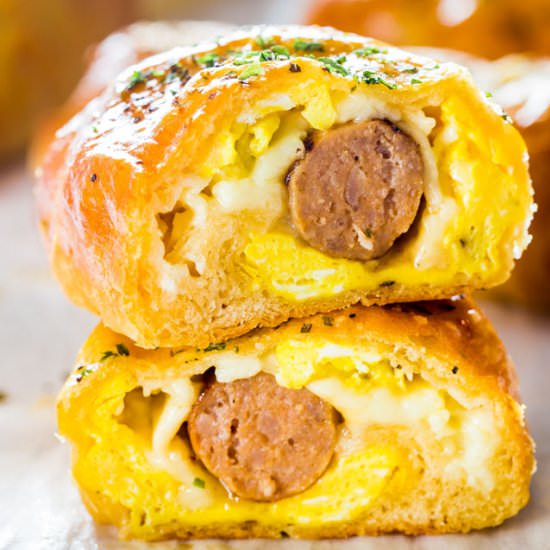 Sausage and Egg Breakfast Rolls