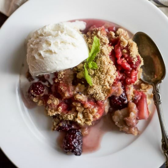 Very Banana Berry Crumble
