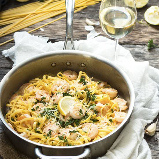 Easy Shrimp Scampi Linguine