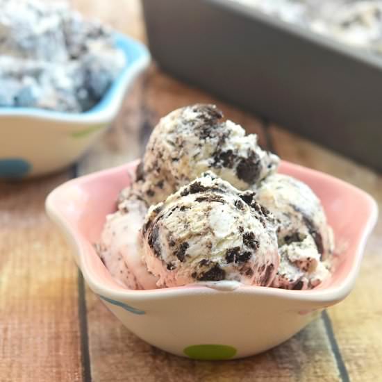 No-Churn Cookies and Cream