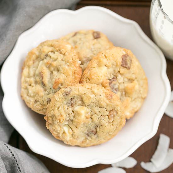 White Chocolate Toffee Chunk Cookie
