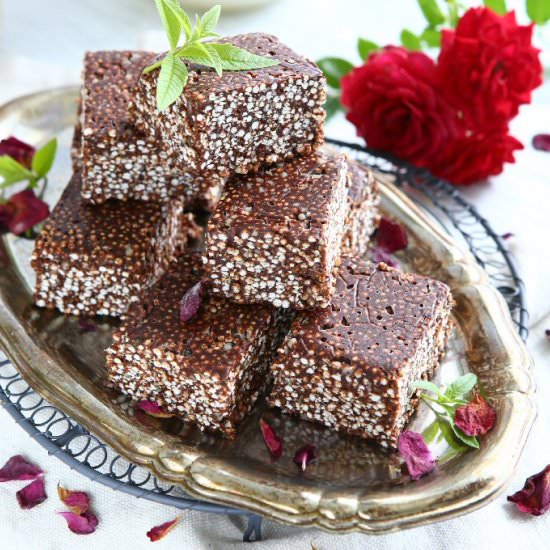 Puffed Quinoa, Hemp&Chocolate Bars
