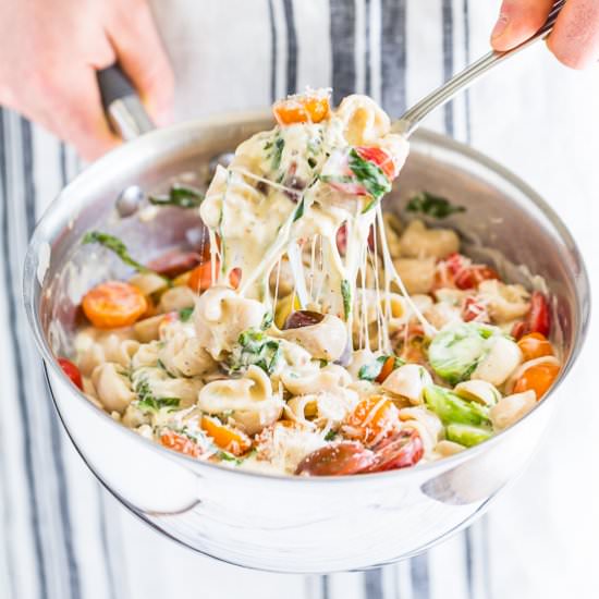 Creamy One Pot Caprese Pasta