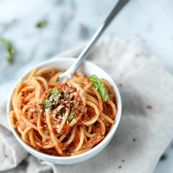 Fresh Tomato Sauce with Spaghetti