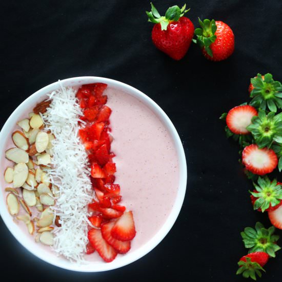 Strawberry Almond Lassi Bowl
