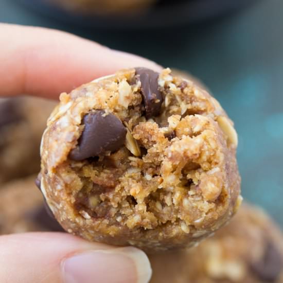 Peanut Butter Chocolate Energy Bite