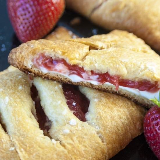 Strawberry Rhubarb Hand Pies