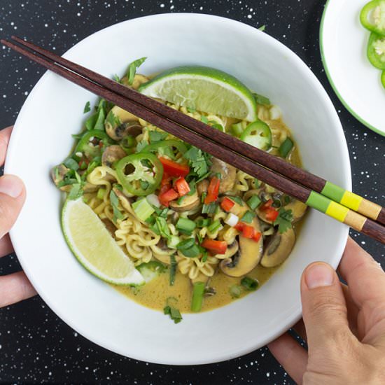 Thai Curly Coconut Curry Noodles