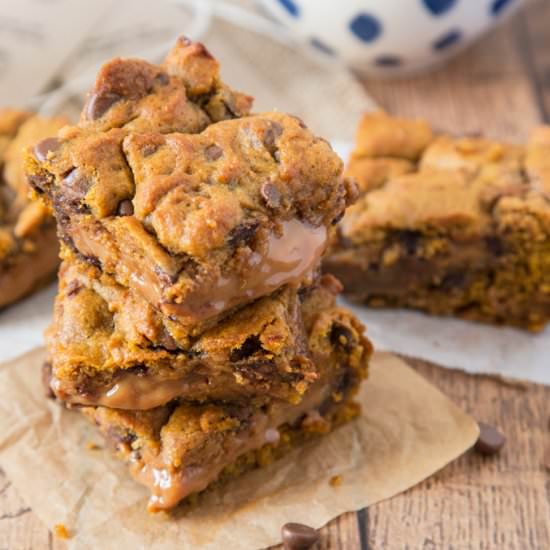 Pumpkin Caramel Cookie Bars