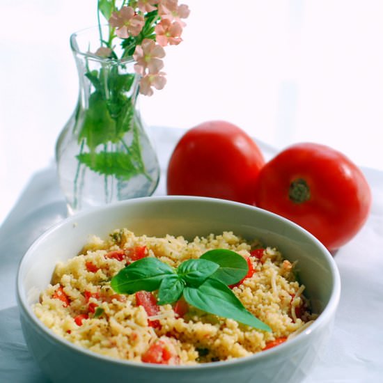 Tomato-Pesto-Couscous Bowls