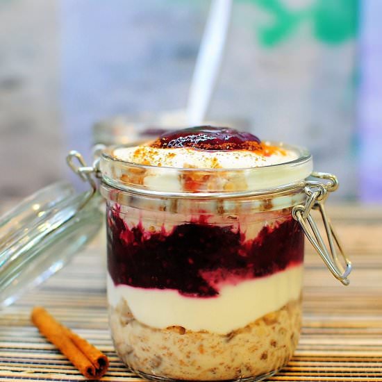 Overnight Oats Berry Parfait