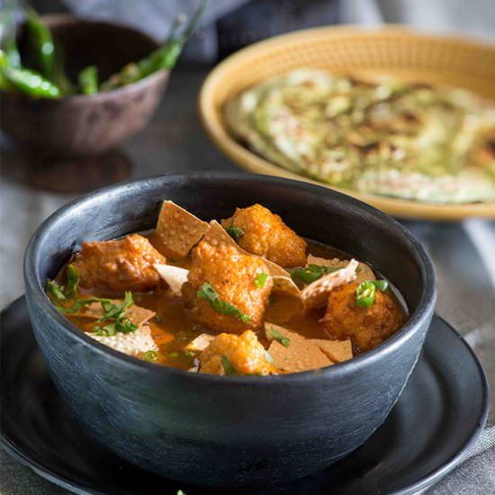 Papad and Vada Curry