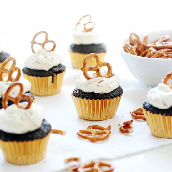 Mini Chocolate Pretzel Cupcakes