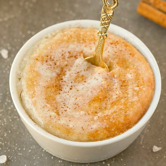 1 Minute Cinnamon Roll Mug Cake