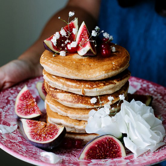 Fluffiest vegan pancakes