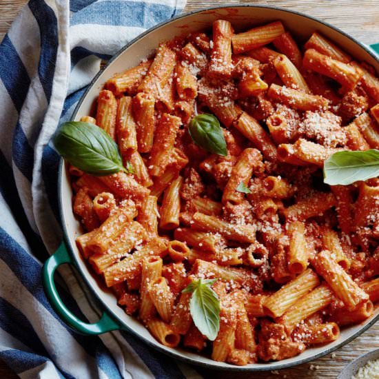 Chicken Rigatoni with Vodka Sauce