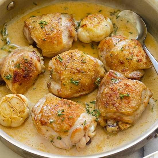 Creamy Garlic Thyme Chicken