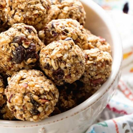 No Bake Oatmeal Raisin Energy Balls