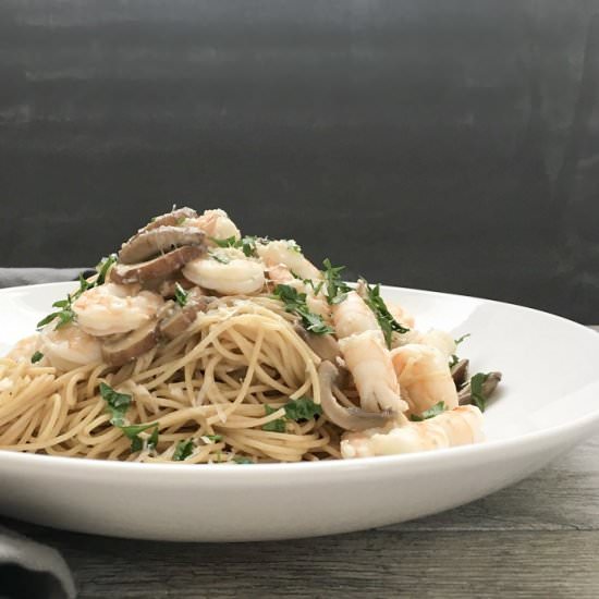 White Wine Lemon Garlic Shrimp Pasta