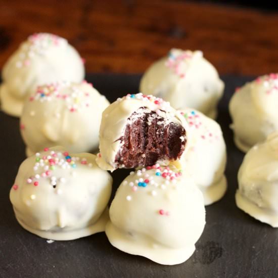 No-bake Date and Sultana Chocolate