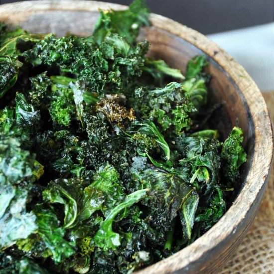 Homemade Chili Garlic Kale Chips