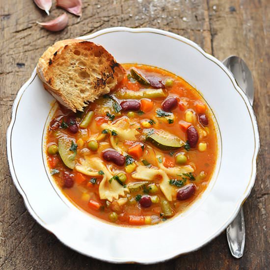 Quick and Easy Italian Minestrone Soup