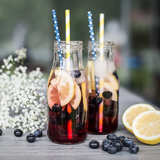Blackberry vodka lemonade