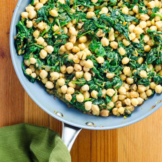 Quick Spinach and Chickpea Curry