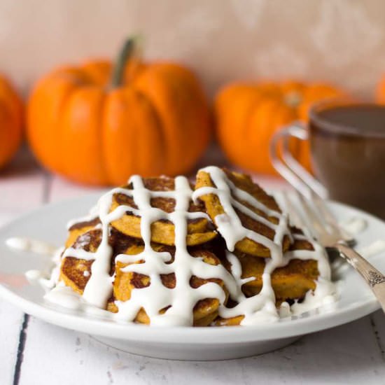 Pumpkin Roll Pancakes