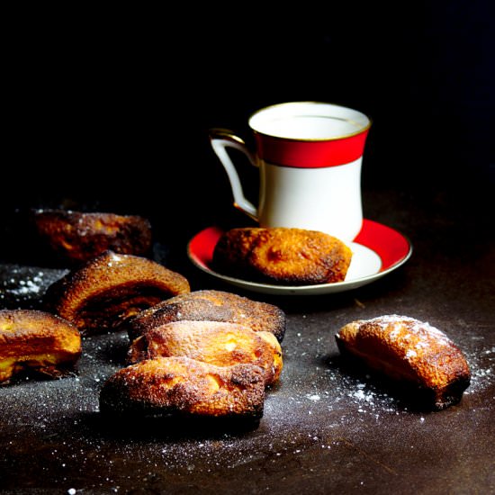 Cream and Almond Biscuits